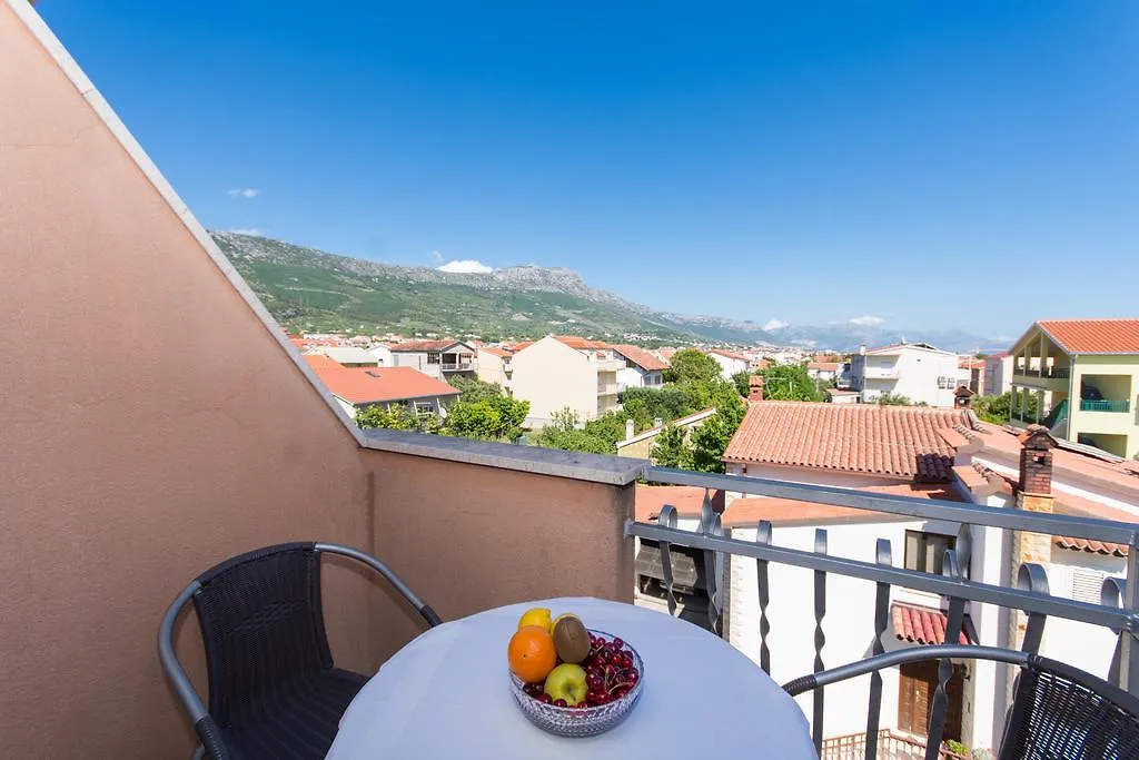 Markom Apartmani Kastela 0*,